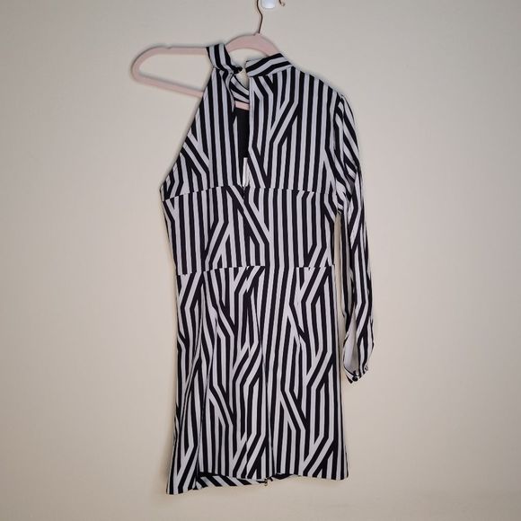[SOLD]Self Portrait Black &White Striped One-Sleeve Dress w/Faux Zip Detail - 6 - Picture 6 of 10